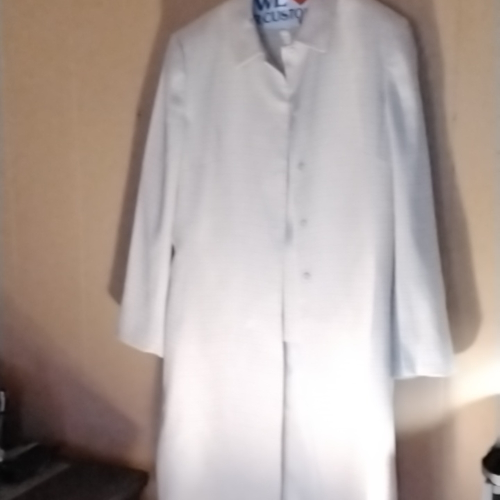 A beige TAHARI dress coat w/matching skirt